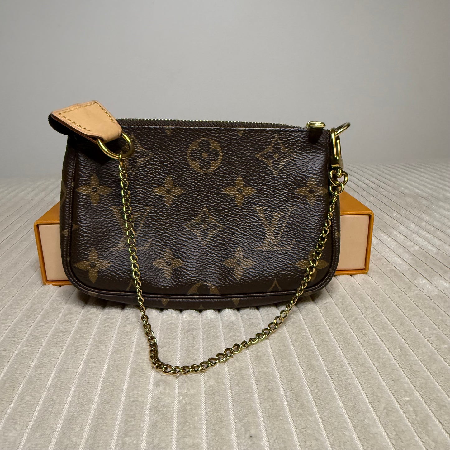 Louis Vuitton - Mini Pochette Accessoires