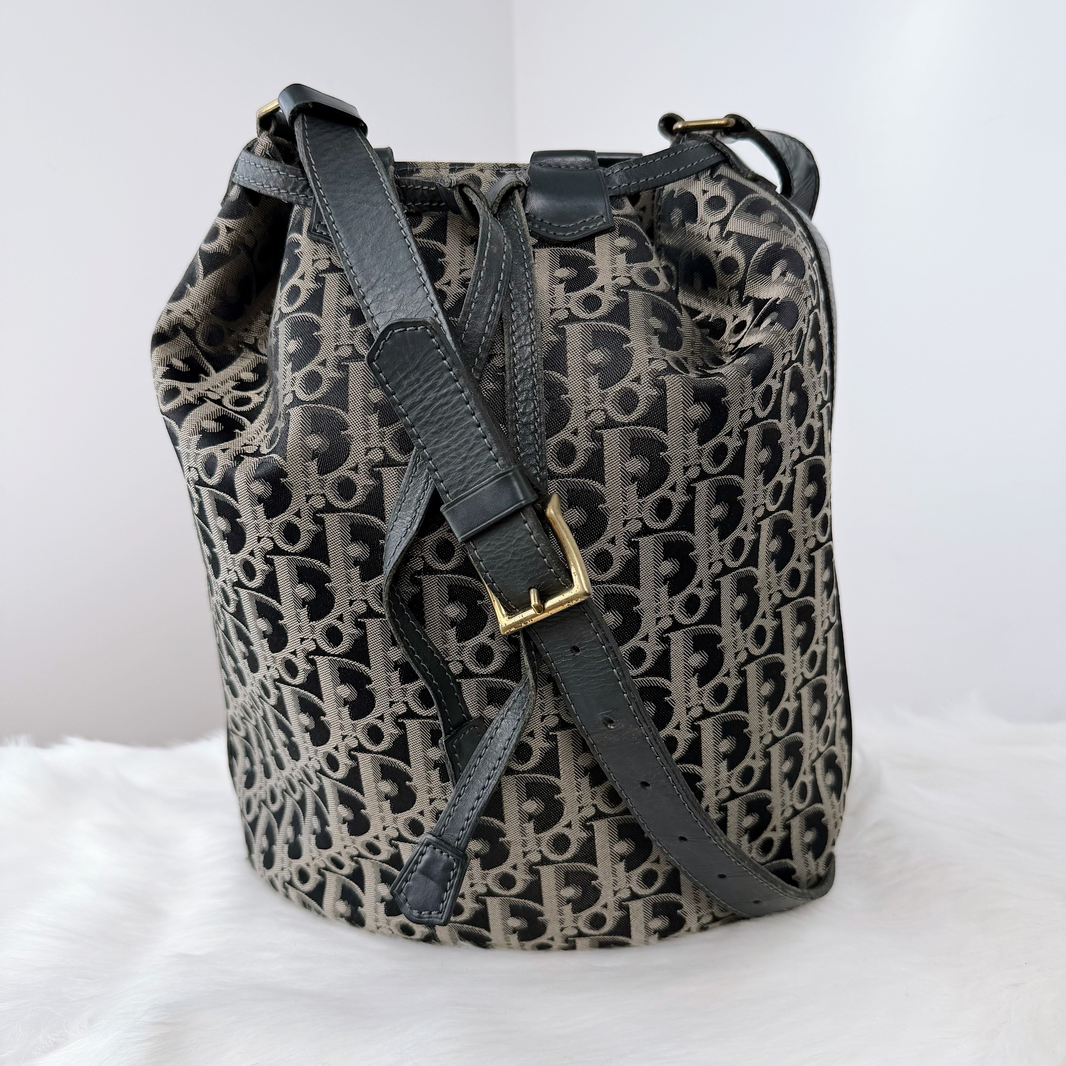 Oblique Drawstring Bucket Bag
