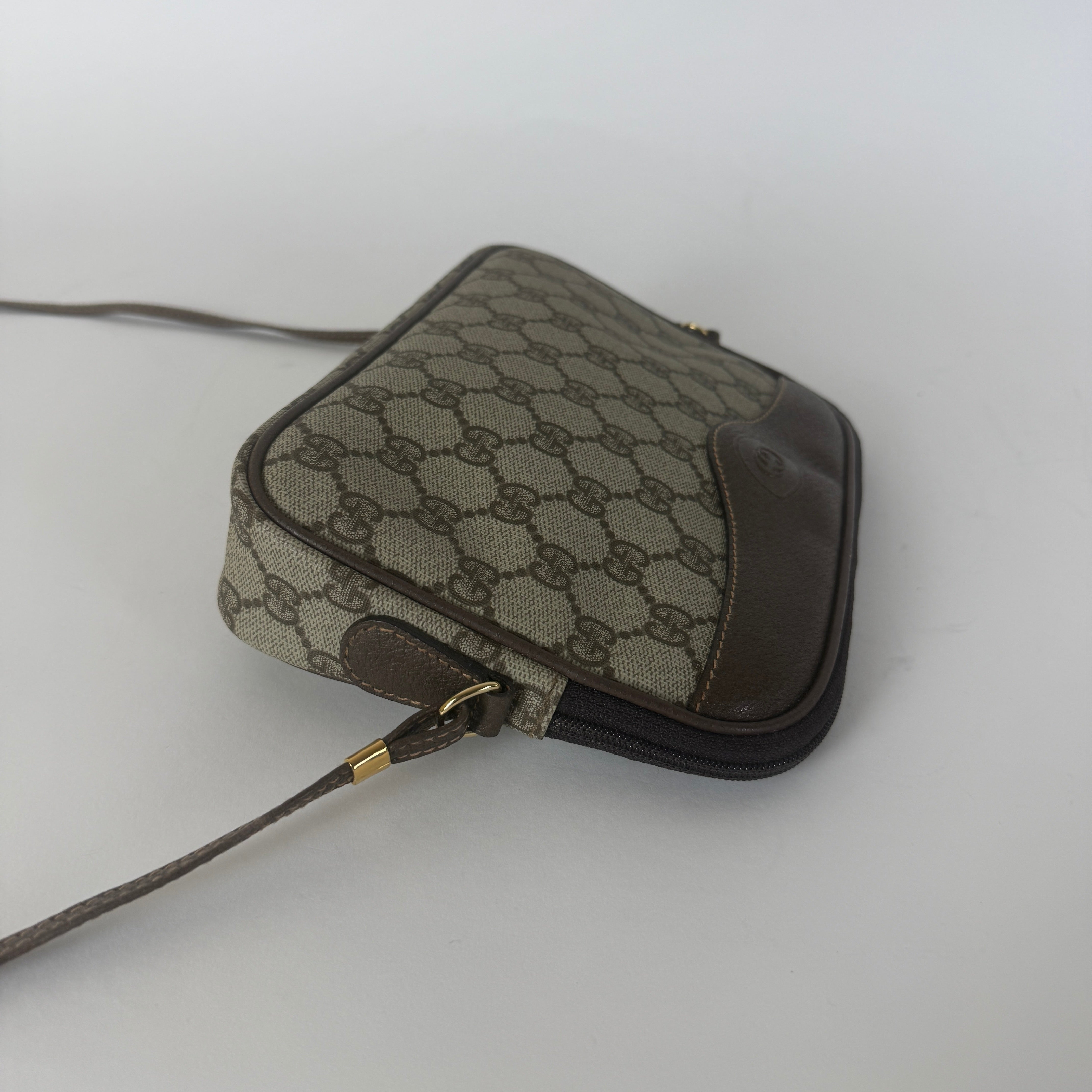 Vintage GG Supreme Crossbody Bag