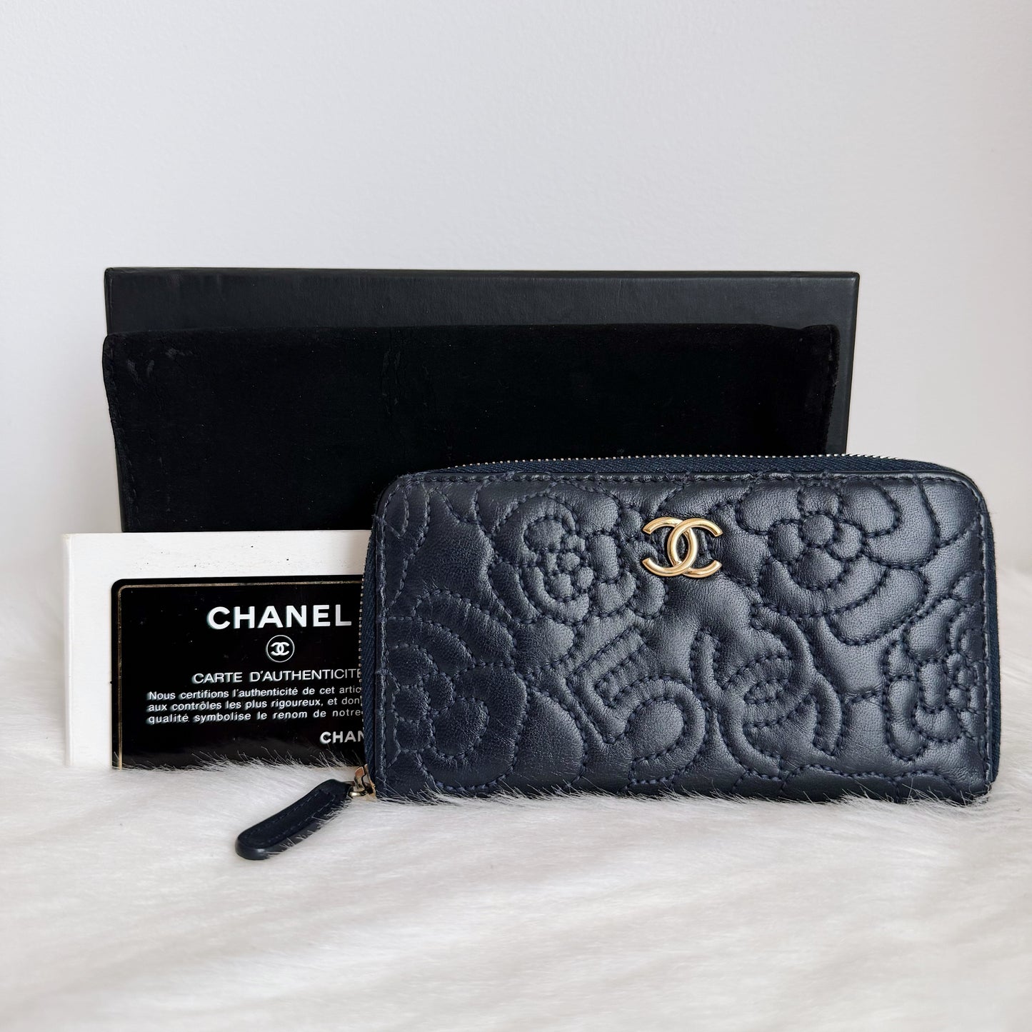 CHANEL Camellia Wallet – Navy Blue