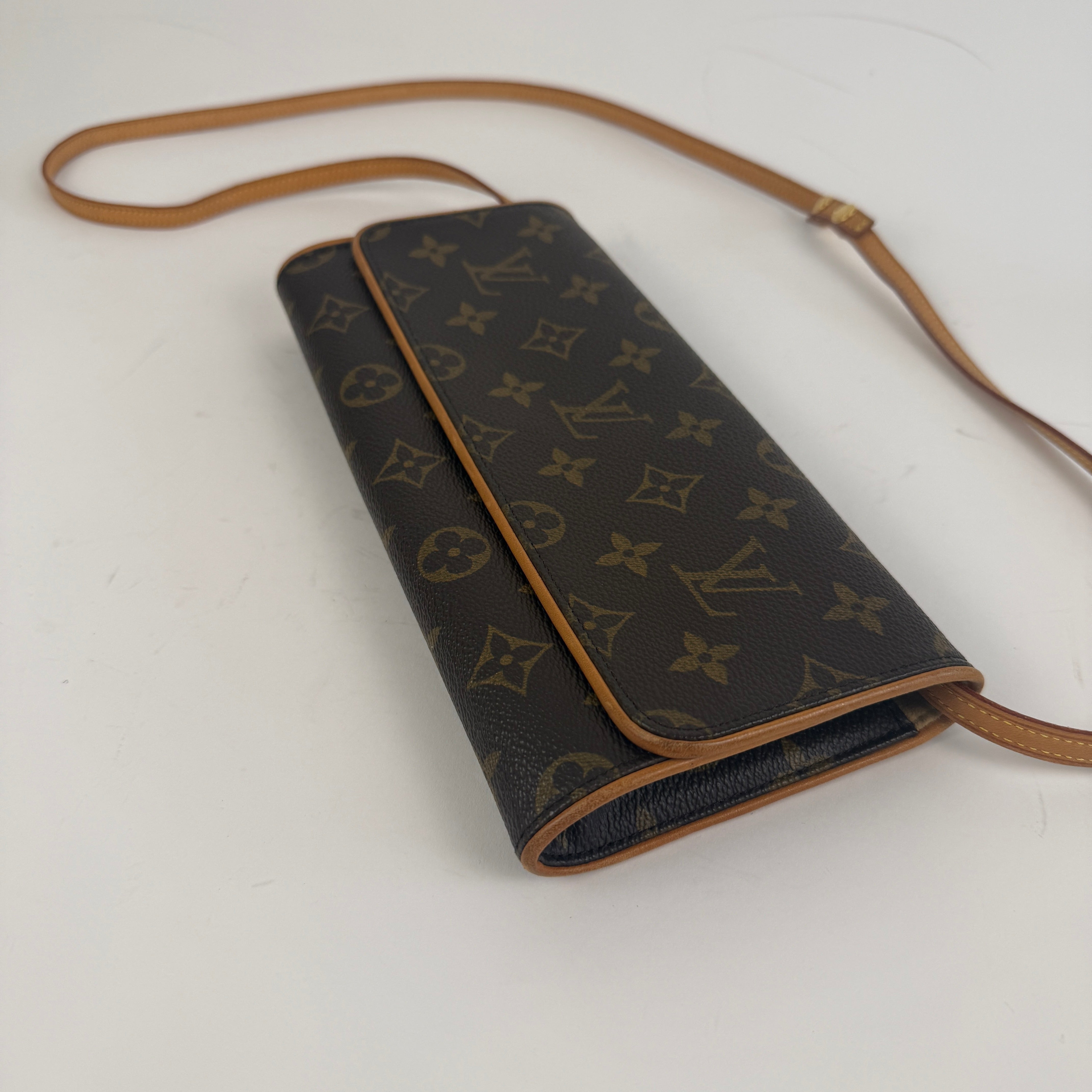 Twin GM Crossbody