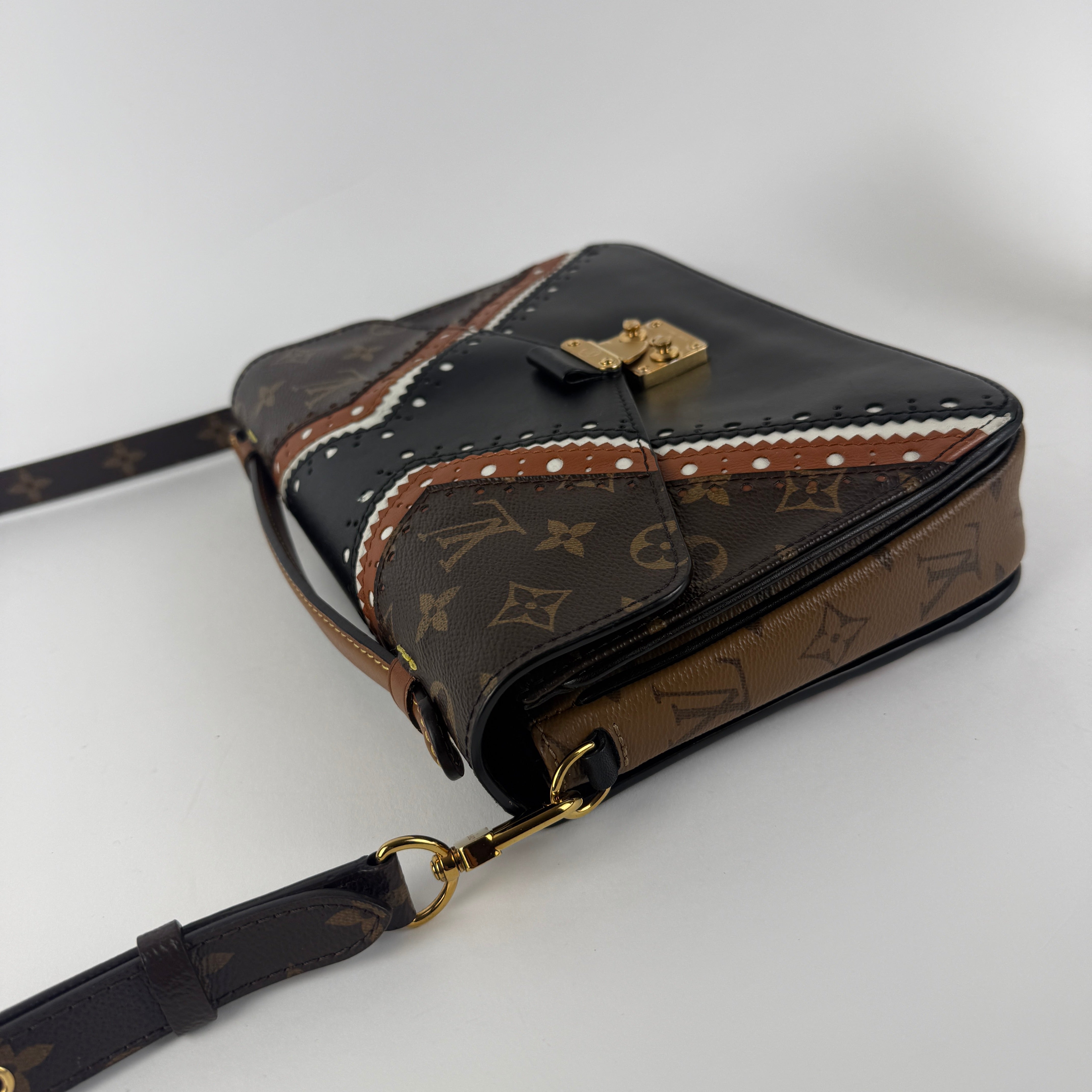 Pochette Métis Limited Edition by Nicolas Ghesquière