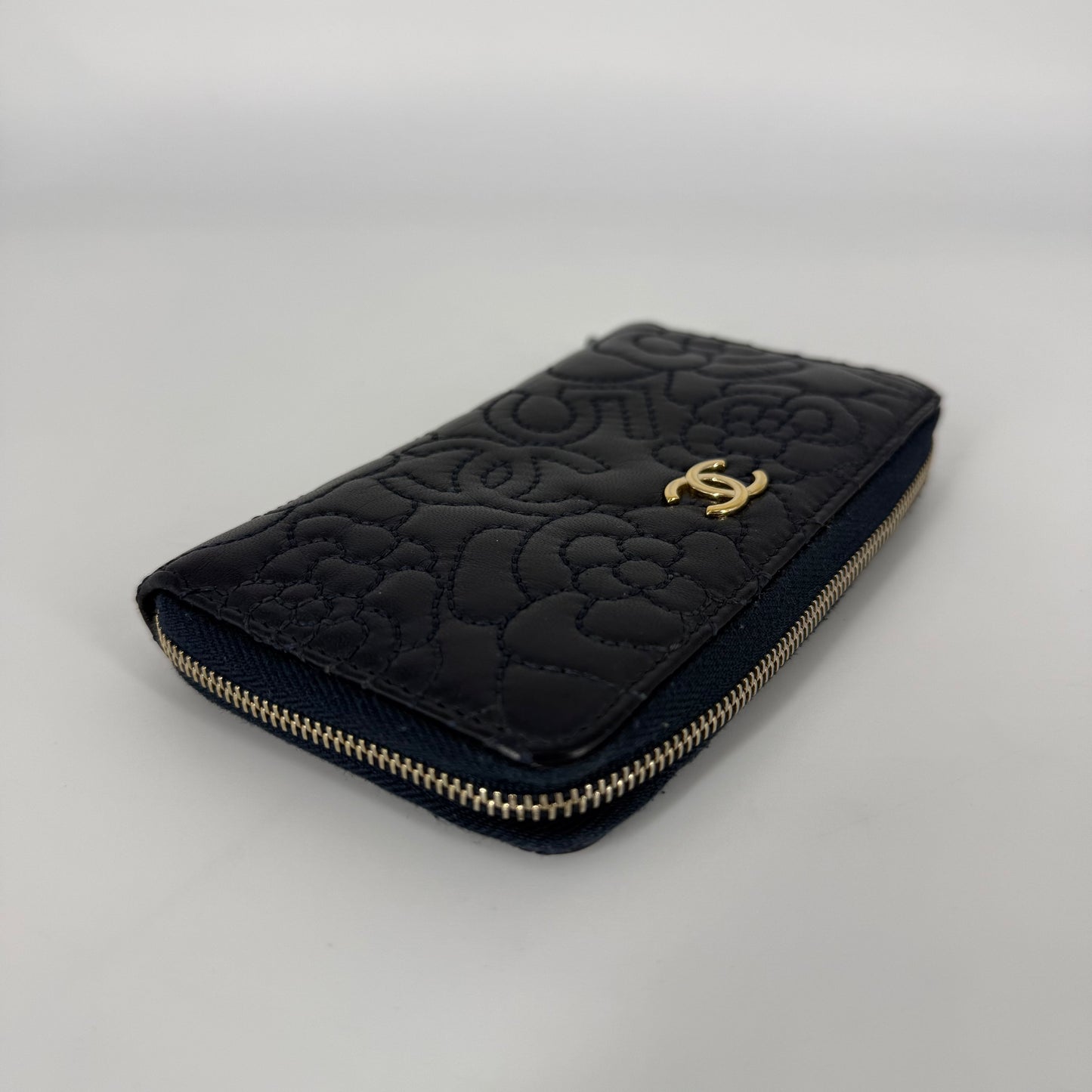 CHANEL Camellia Wallet – Navy Blue