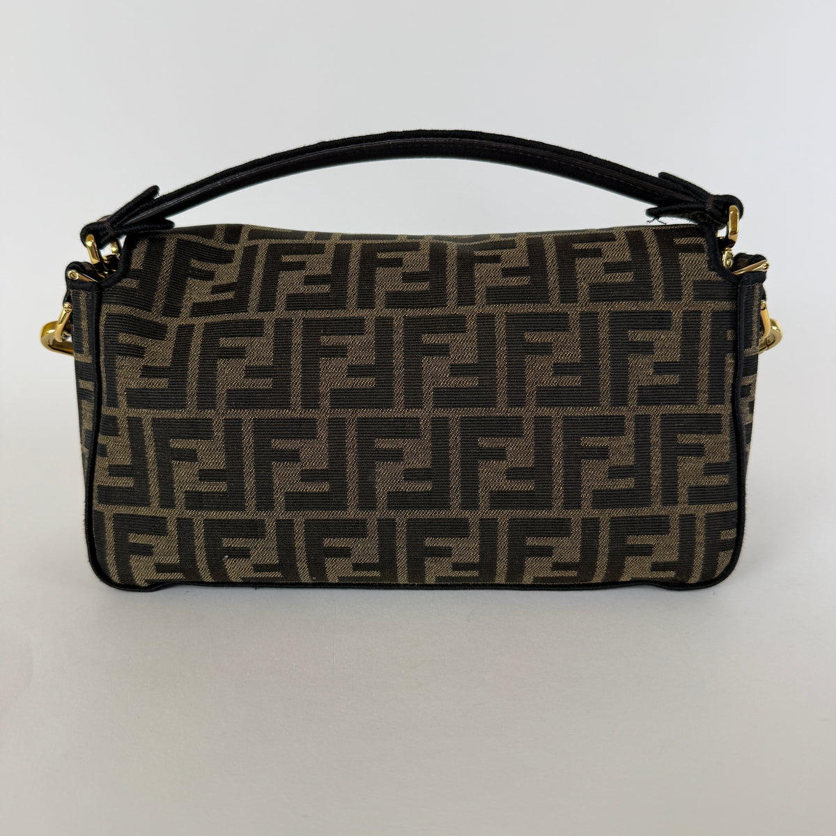 Baguette Medium — FF Jacquard — Gold-Tone Hardware
