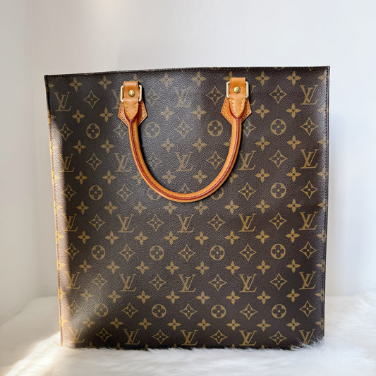 LOUIS VUITTON Sac Plat