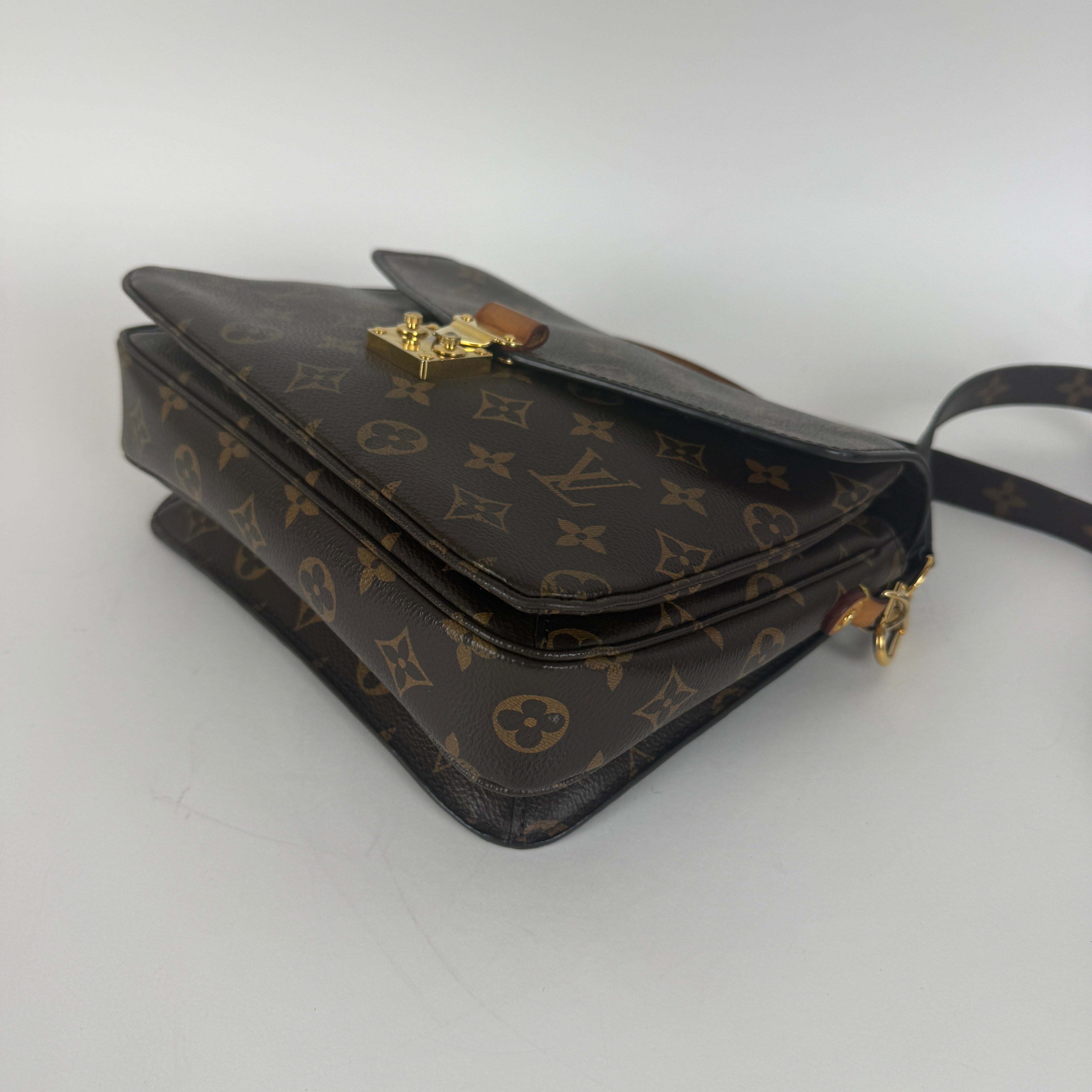 Monogram Pochette Métis