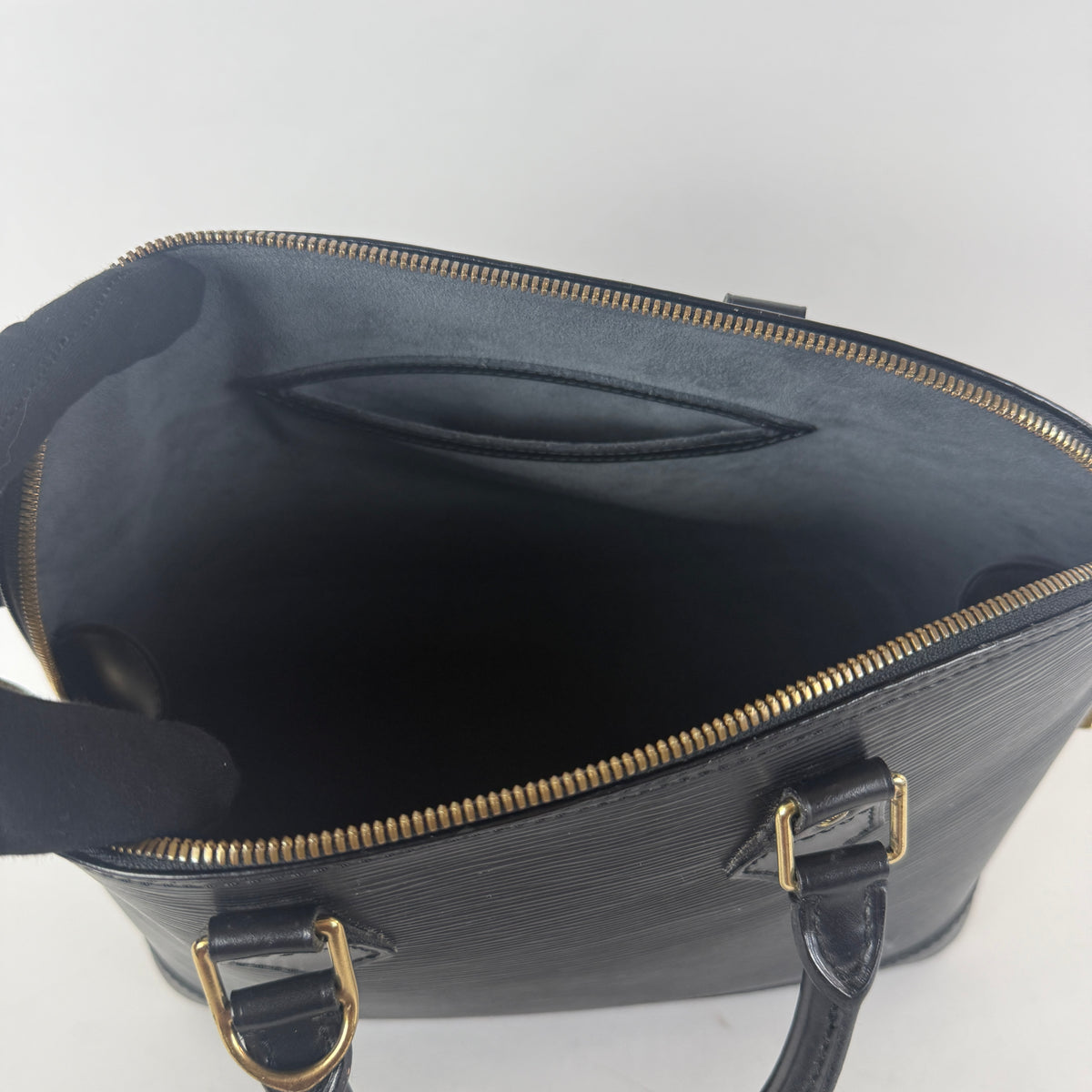 Alma PM — Black Epi Leather — Gold-Tone Hardware