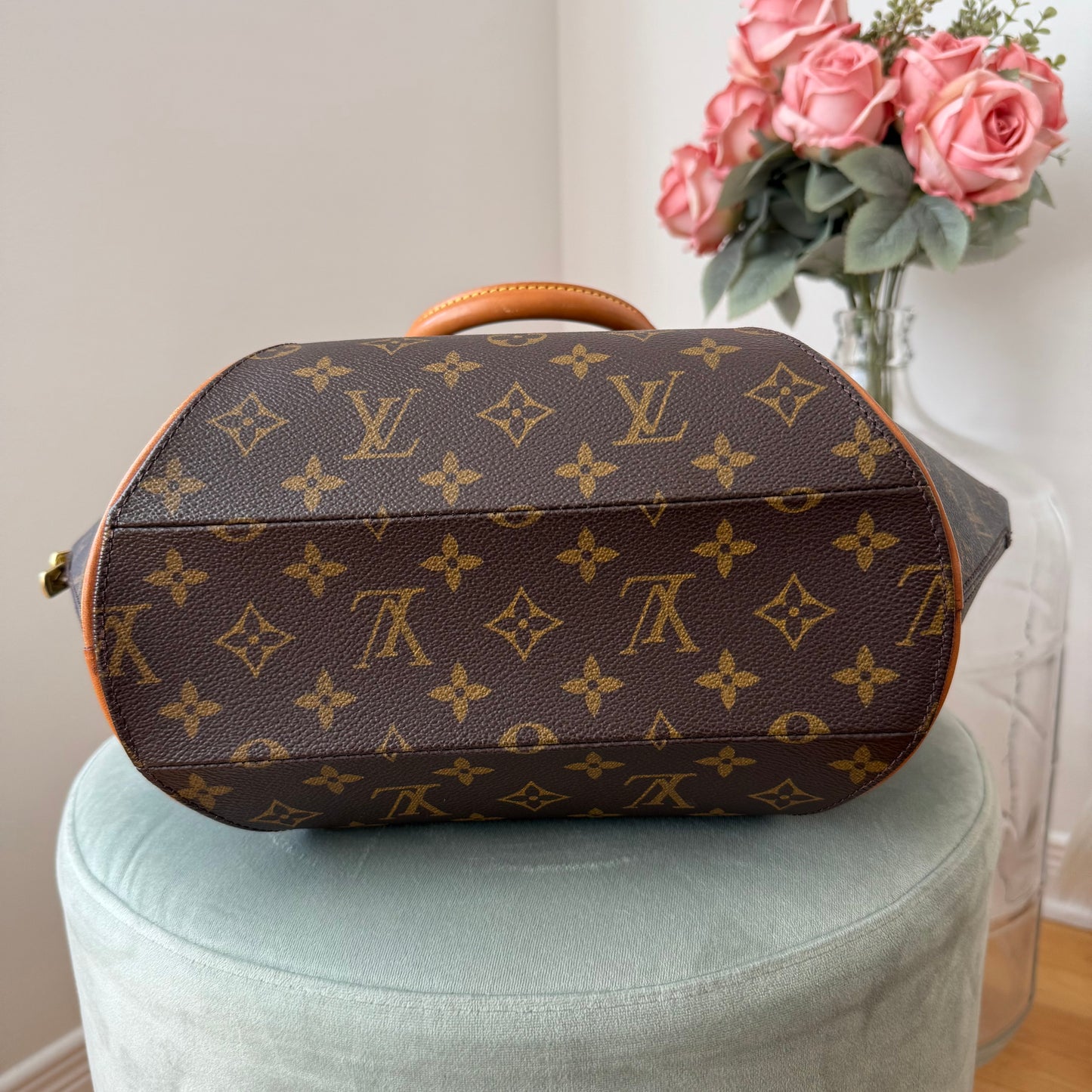 Louis Vuitton Monogram Ellipse MM