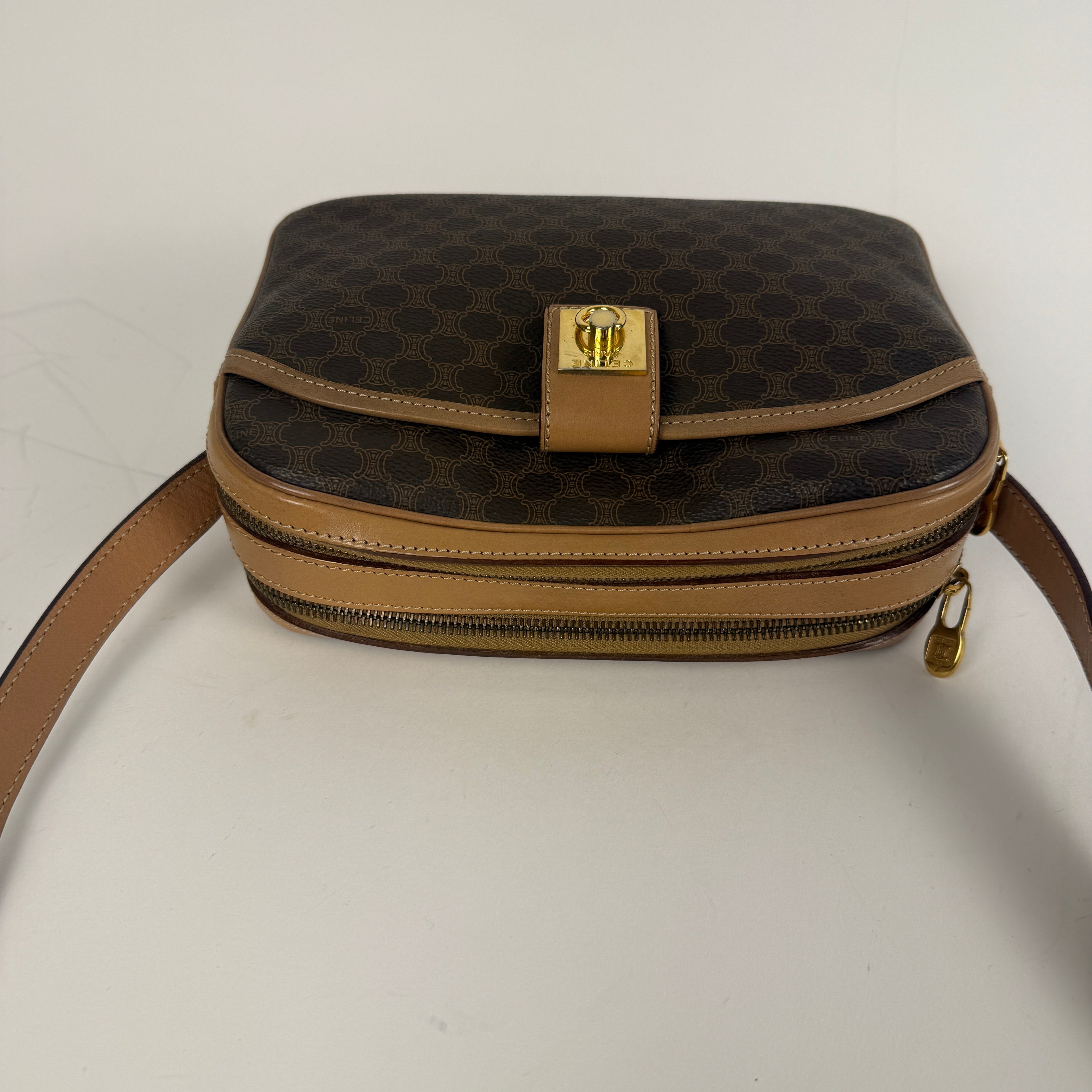 CROSSBODY MACADAM