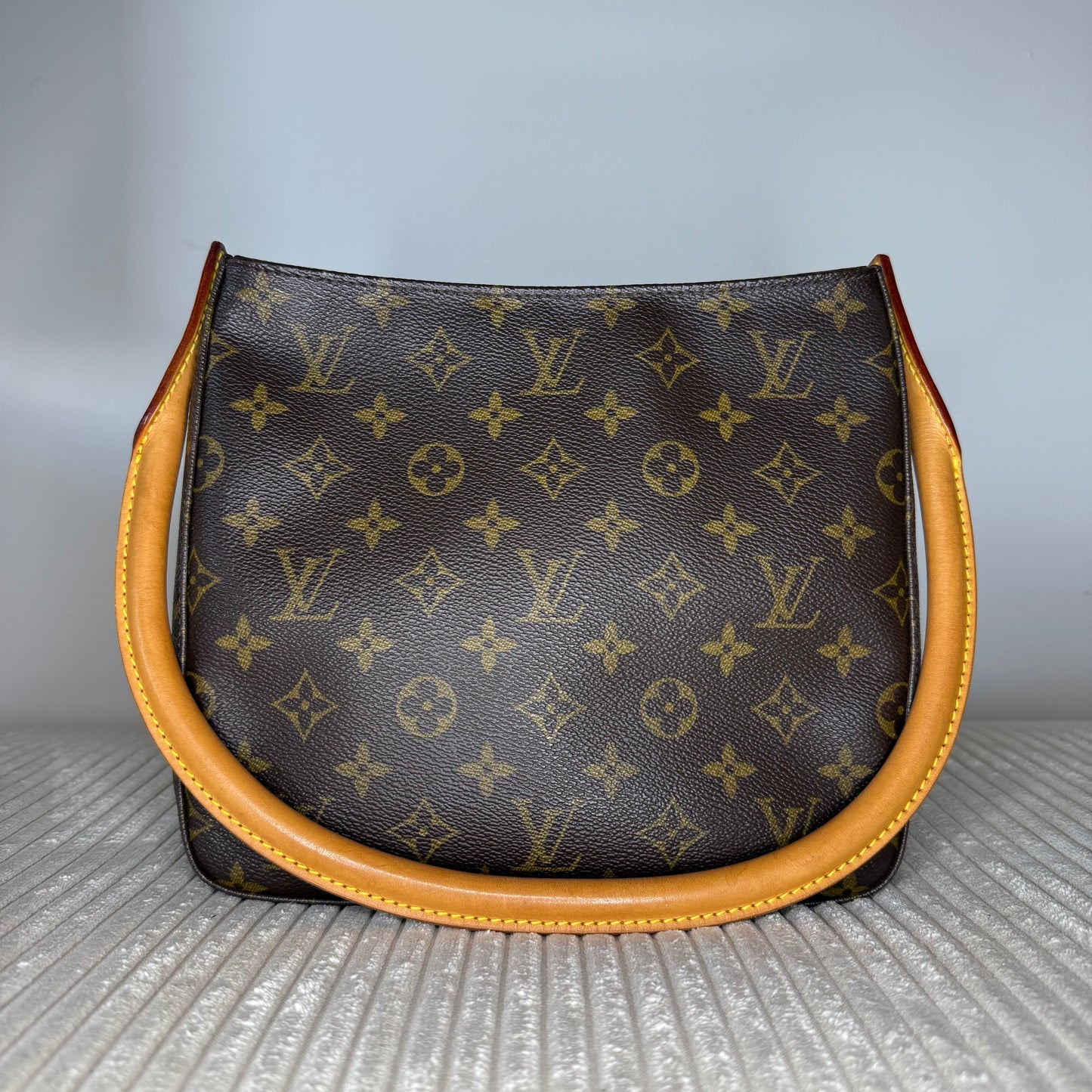 Louis Vuitton – Monogram Looping MM
