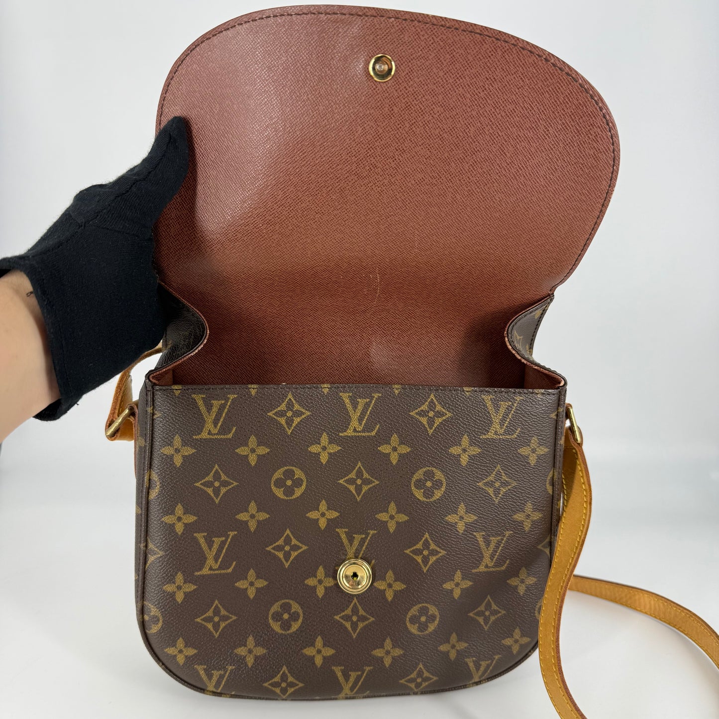 LOUIS VUITTON Saint Cloud GM Monogram