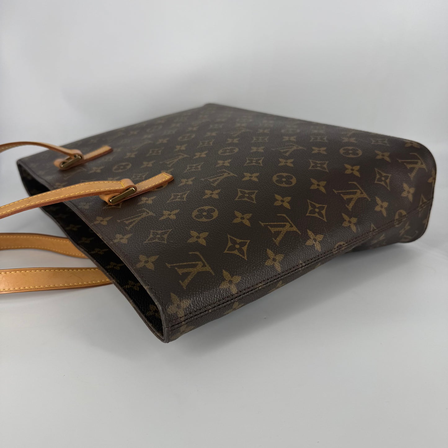 LOUIS VUITTON Luco – Monogram Canvas