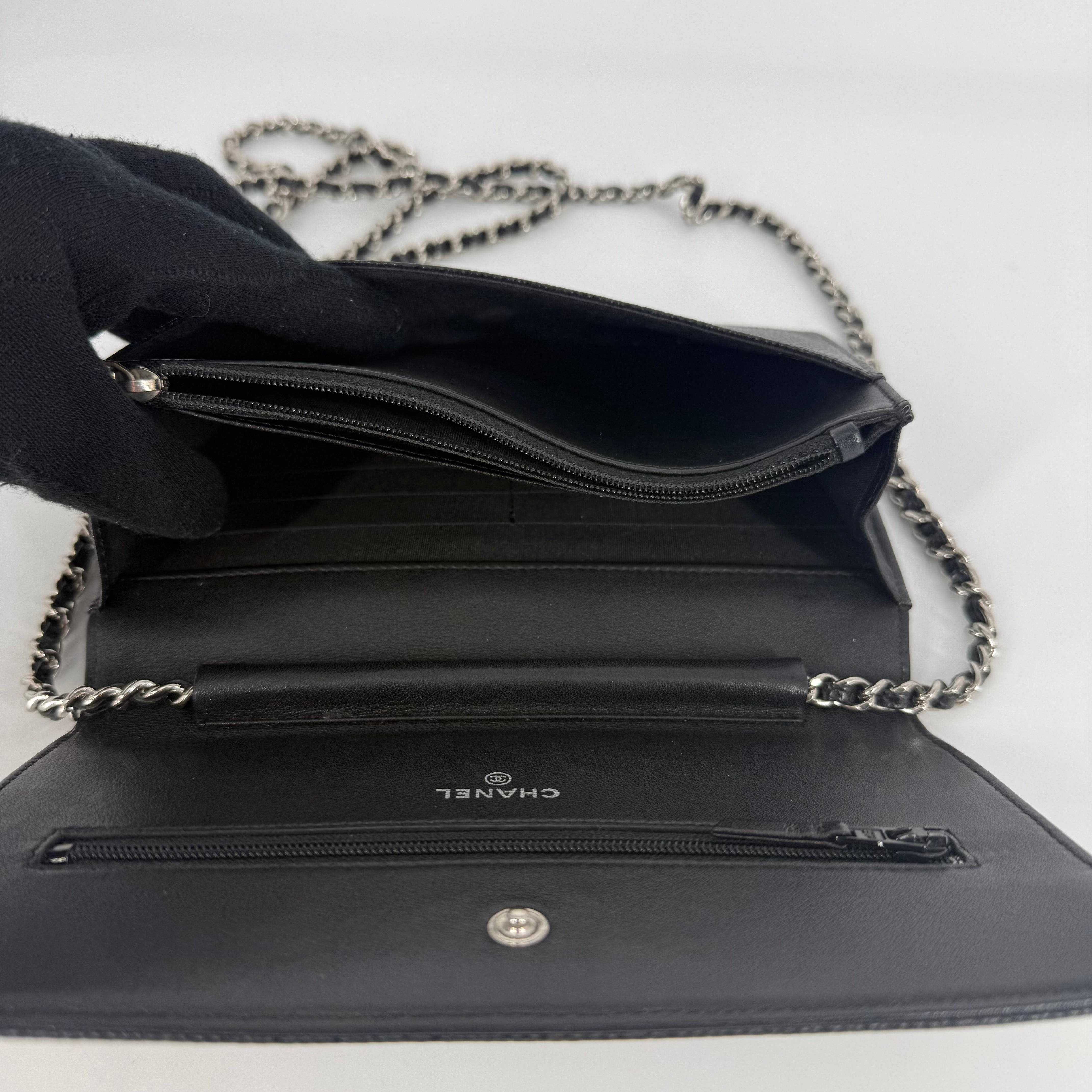Classic Wallet on Chain (WOC) Black Caviar Leather