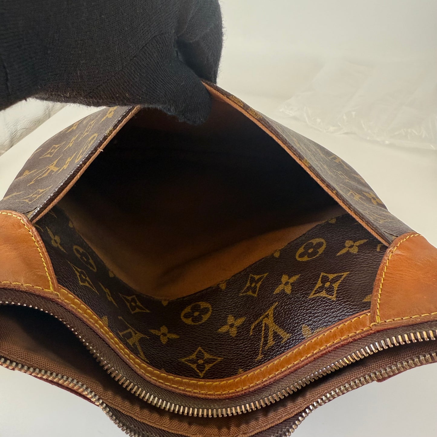 LOUIS VUITTION Odéon MM