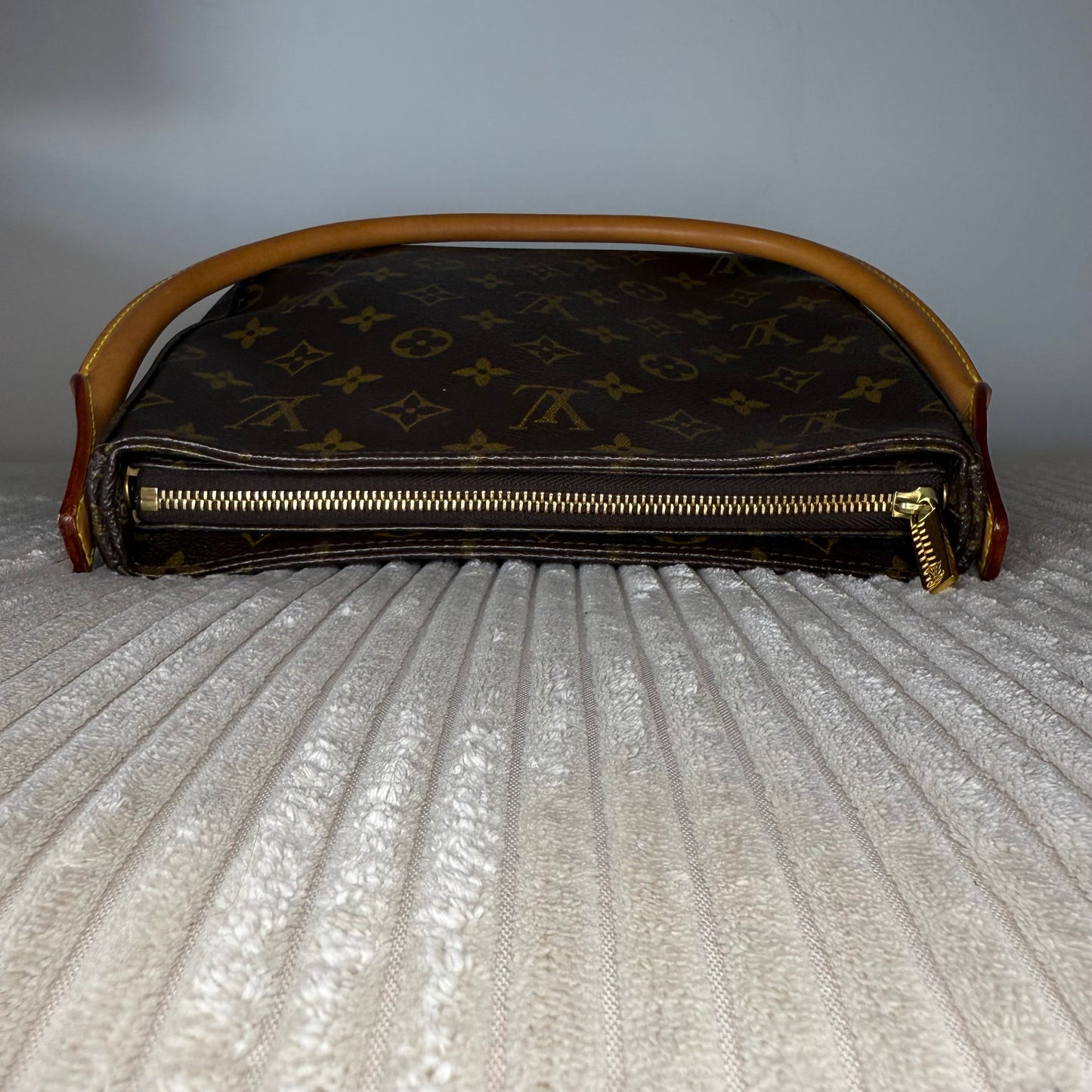 Louis Vuitton – Monogram Looping MM