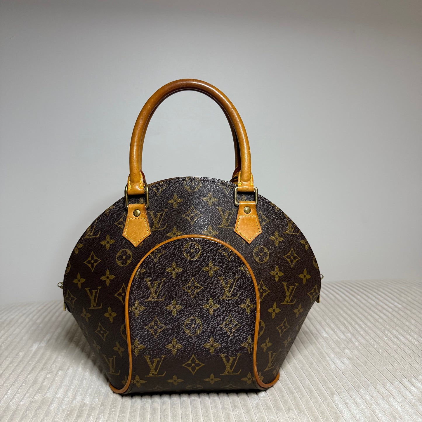 Louis Vuitton - Ellipse PM