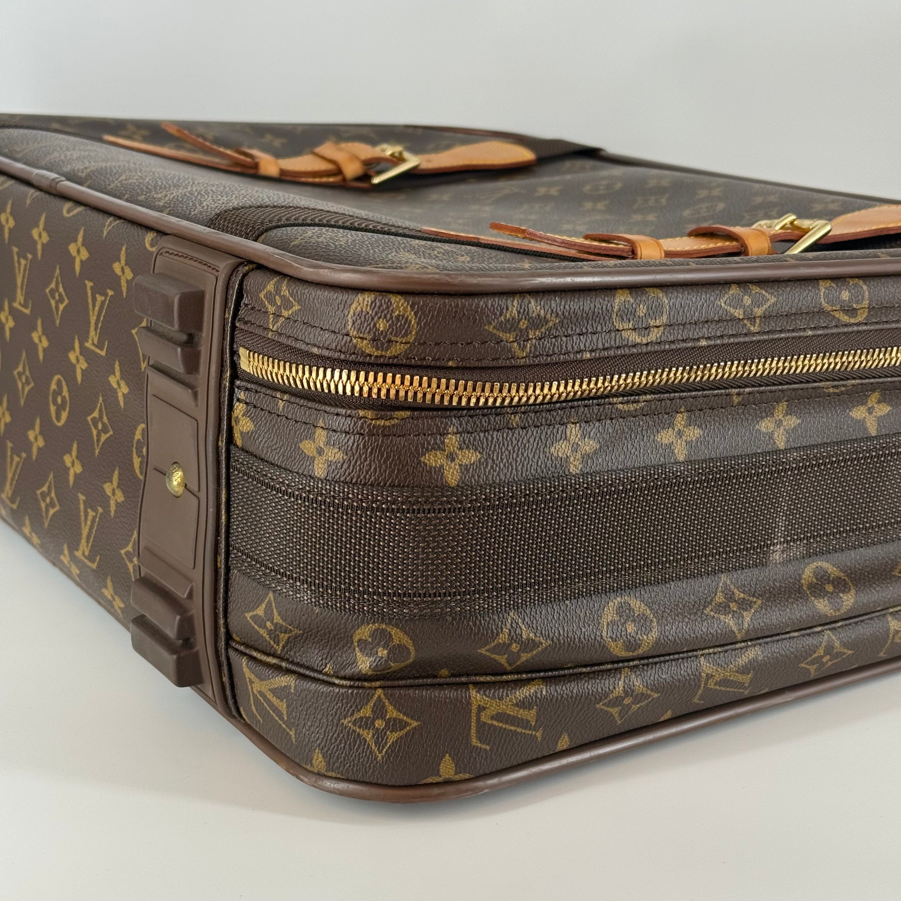 Satellite 53 Suitcase