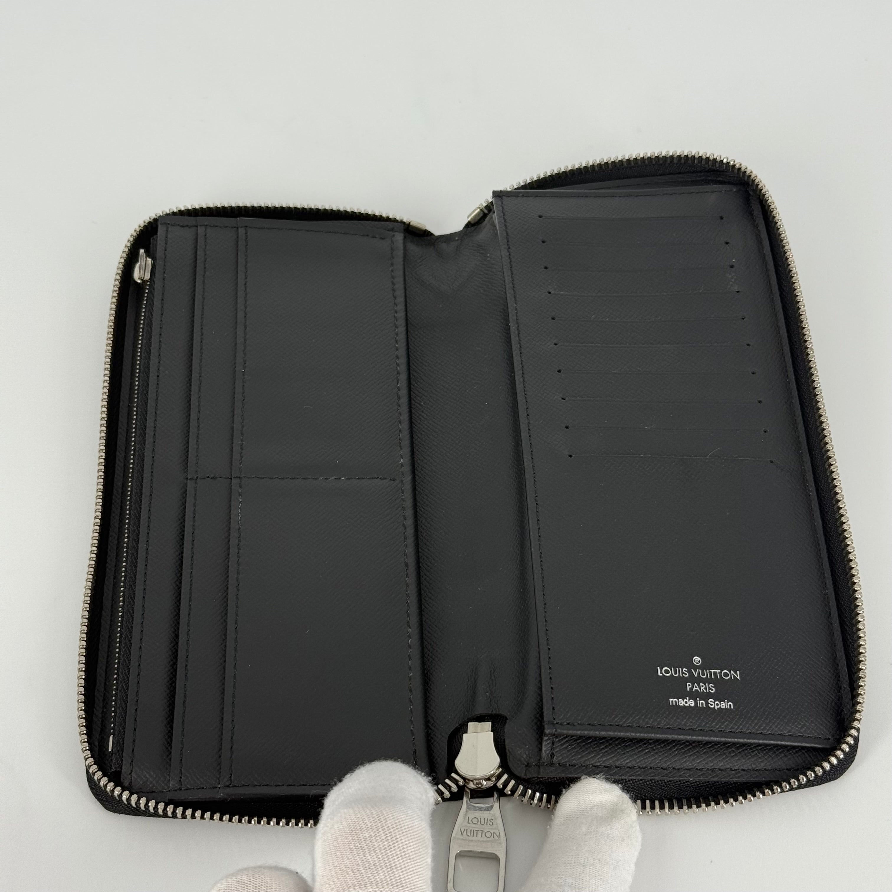 Zippy Vertical Wallet