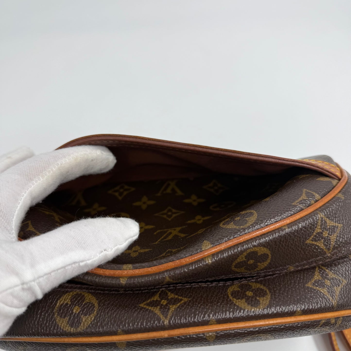 Louis Vuitton – Blois Crossbody Bag