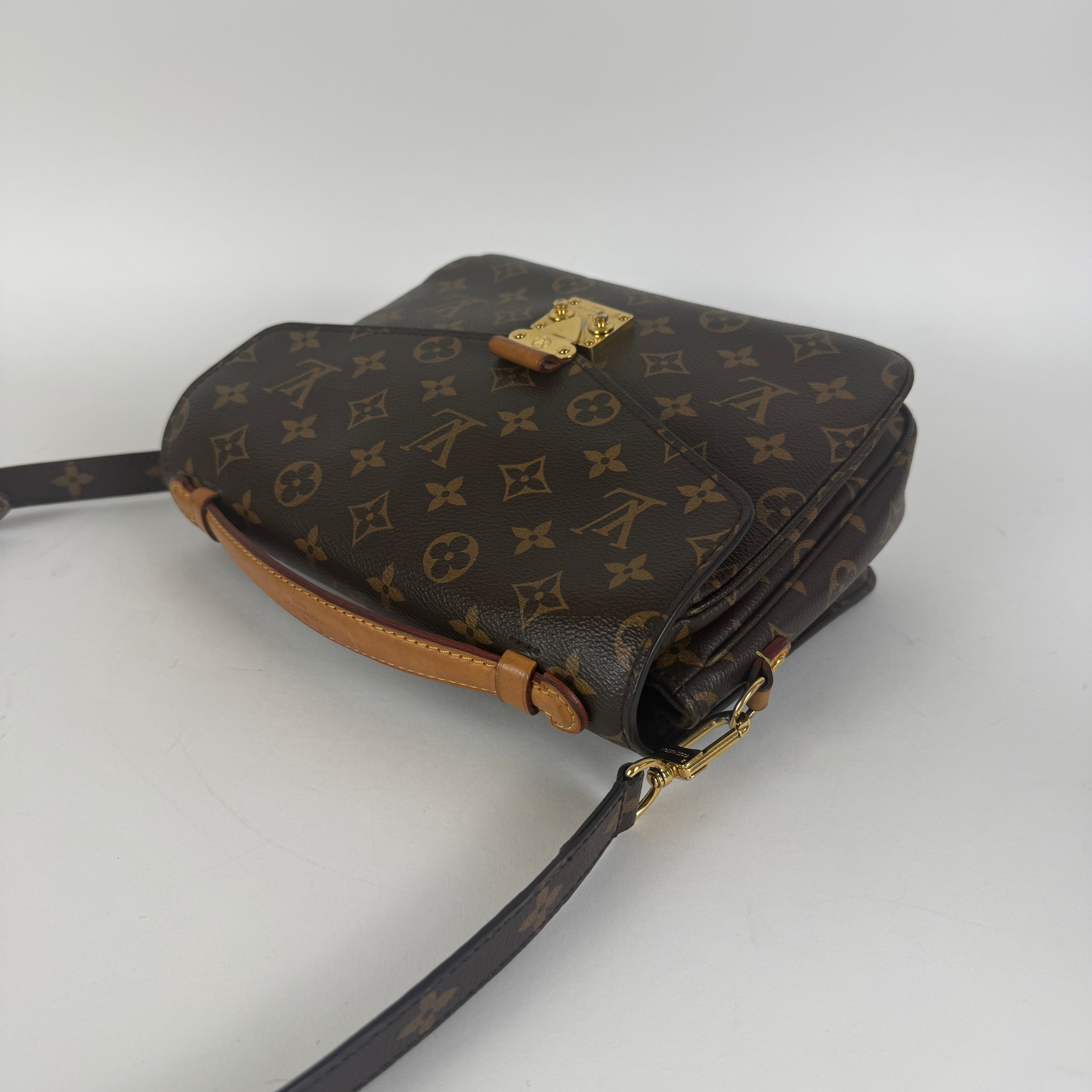 Monogram Pochette Métis