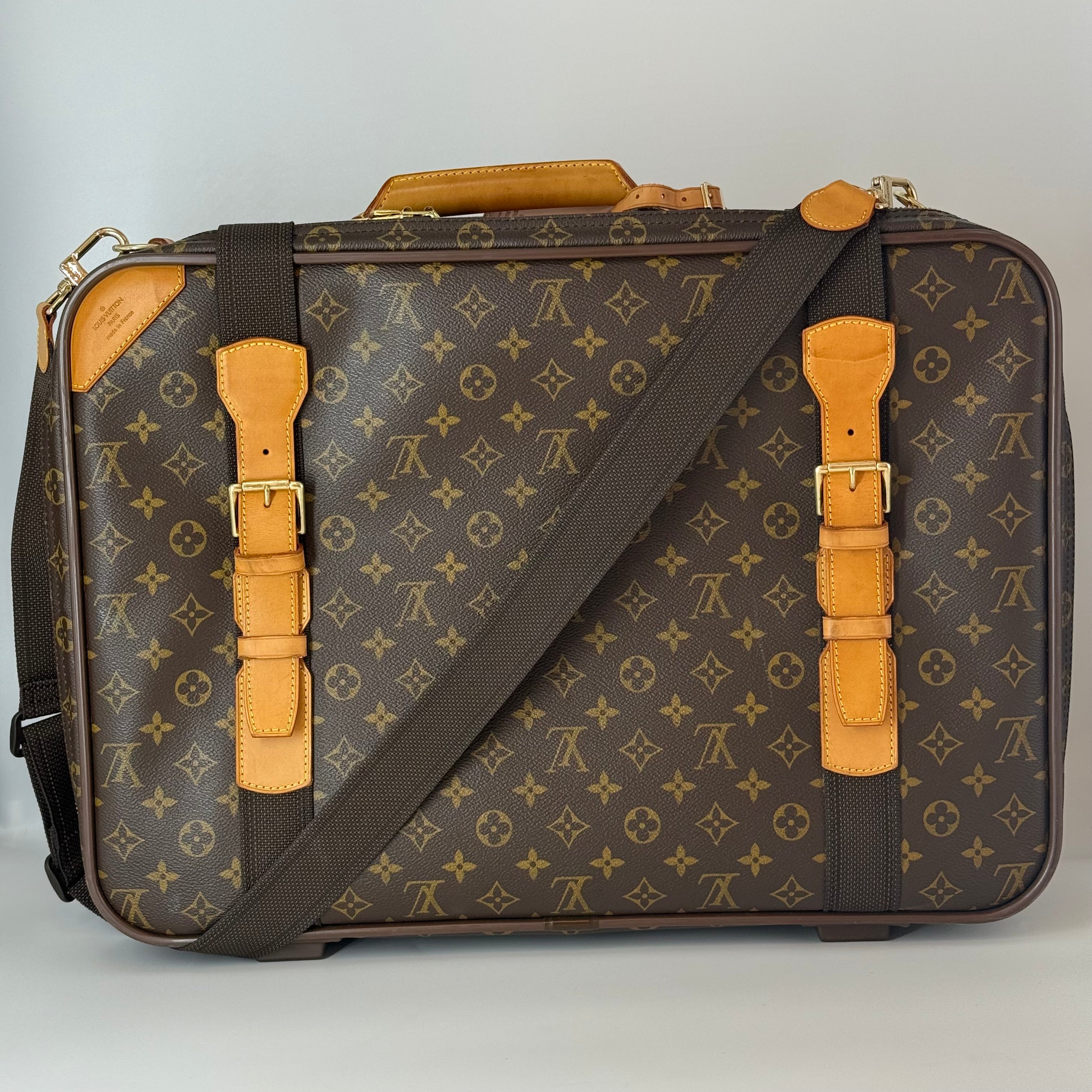 Satellite 53 Suitcase