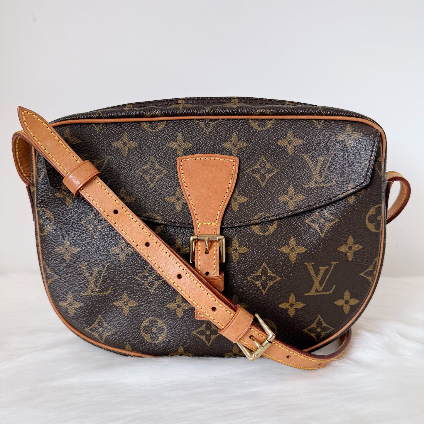 LOUIS VUITTON Jeune Fille MM